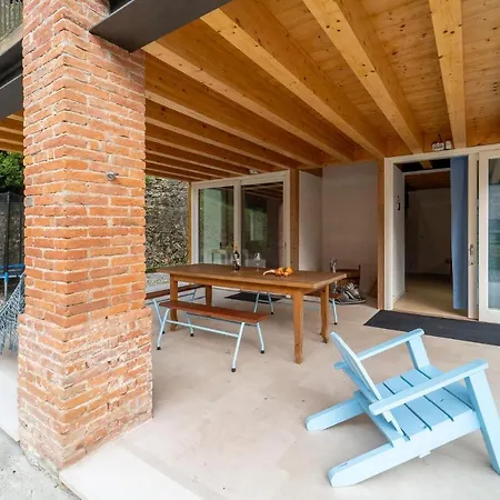 Loggia Dal *
